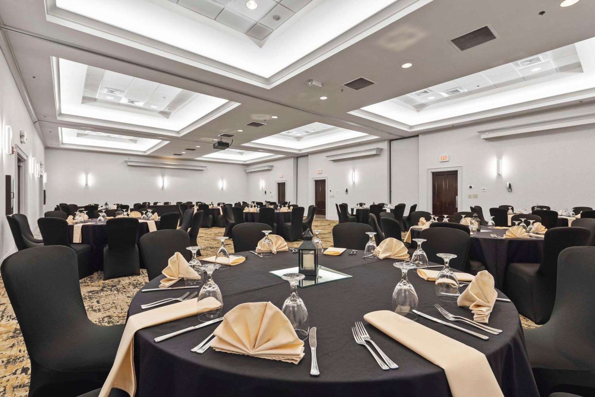 Doubletree By Hilton Columbus Ξενοδοχείο Εξωτερικό φωτογραφία